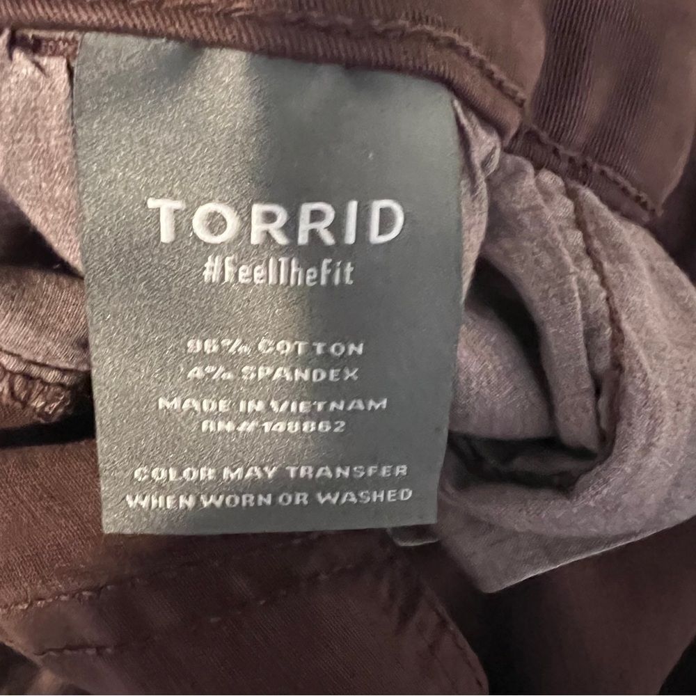 Torrid 3.5 Inch Pull-On Weekend Stretch Twill Short 3X - Picture 9 of 11
